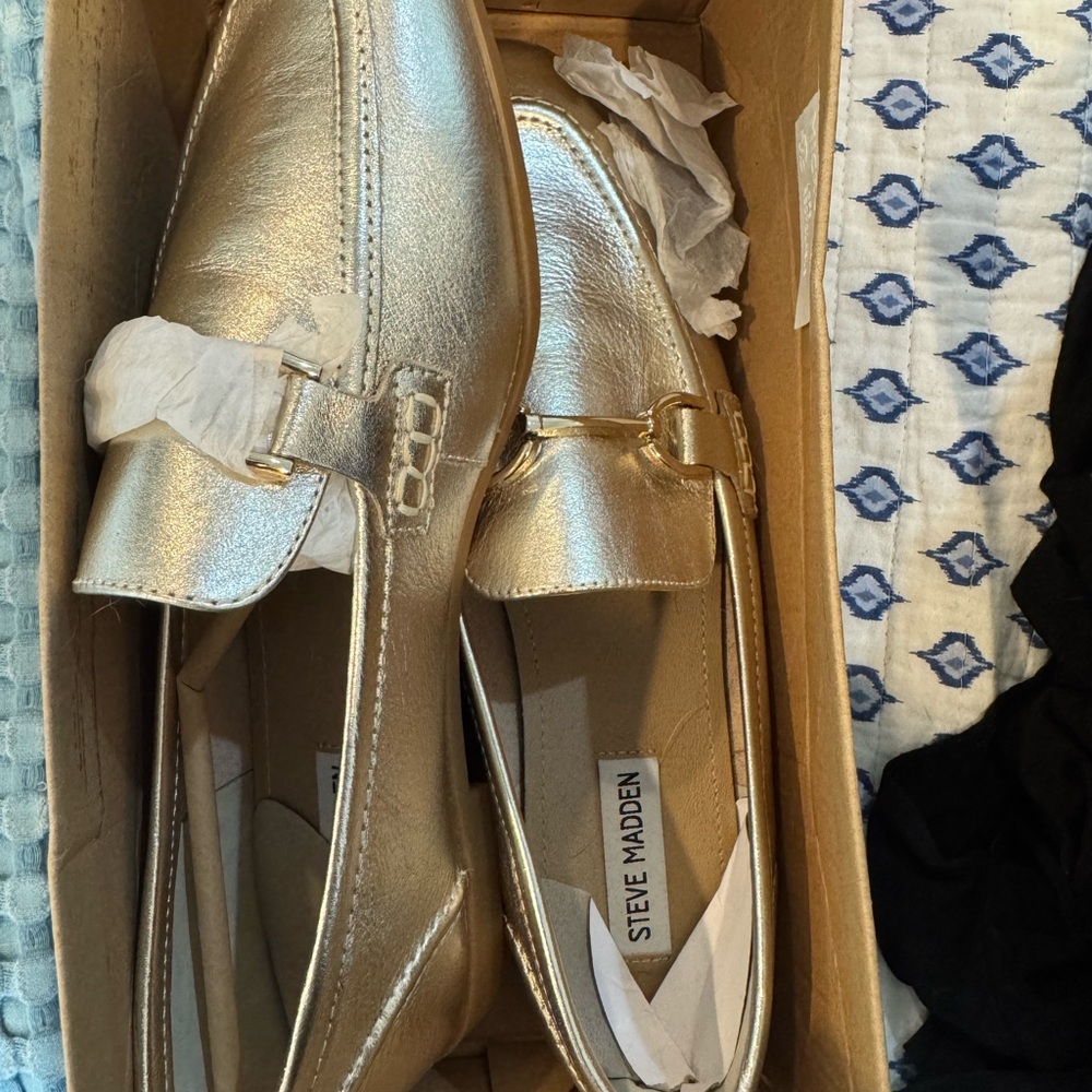 Steve Madden Metallic Gold Loafers